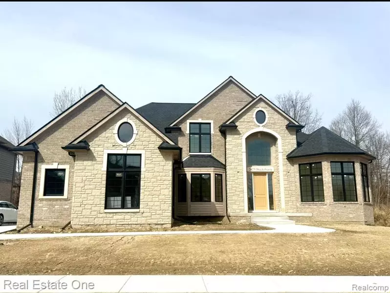 2423 BUCKTHORN Drive, Shelby, MI 48316