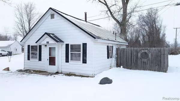 5434 DAVISON Road, Lapeer, MI 48446