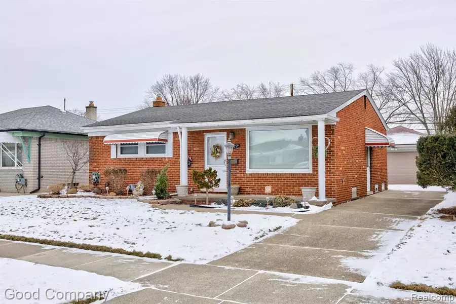 24554 WILLOWBY Avenue, Eastpointe, MI 48021
