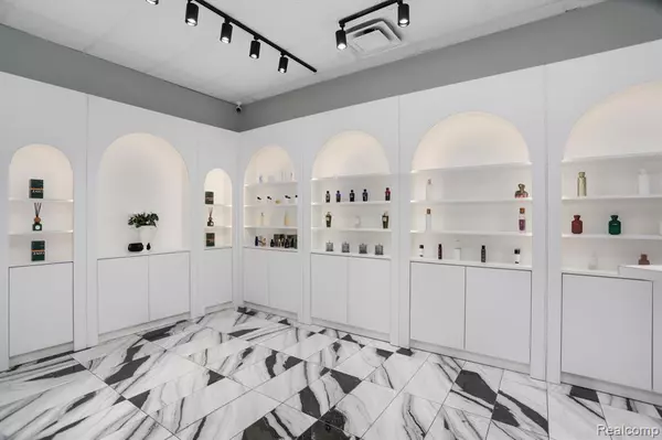 Sterling Heights, MI 48310,4167 15 MILE Road