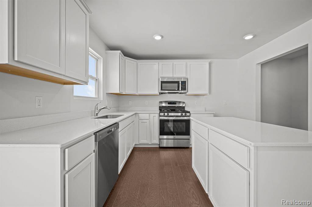 New Baltimore, MI 48047,54631 HERON Circle