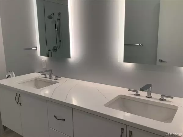 Birmingham, MI 48009,856 N N OLD WOODWARD AVE Unit 202 Avenue