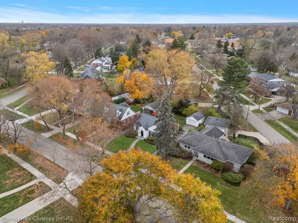 Beverly Hills, MI 48025,32347 Sheridan Drive