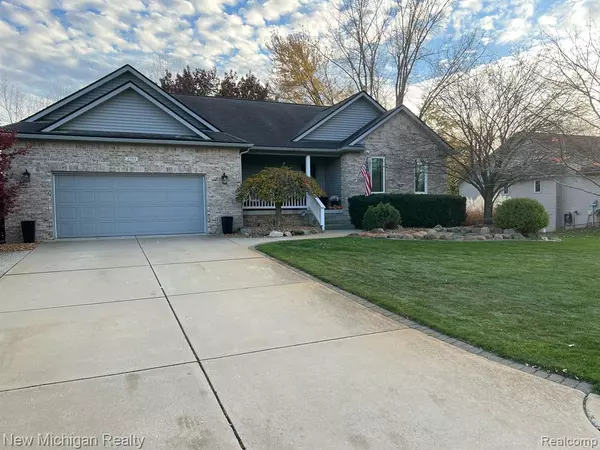 Fenton, MI 48430,2503 GOLFVIEW Circle
