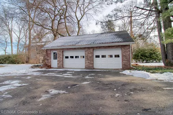 Van Buren, MI 48111,12935 LAKE POINT Pass