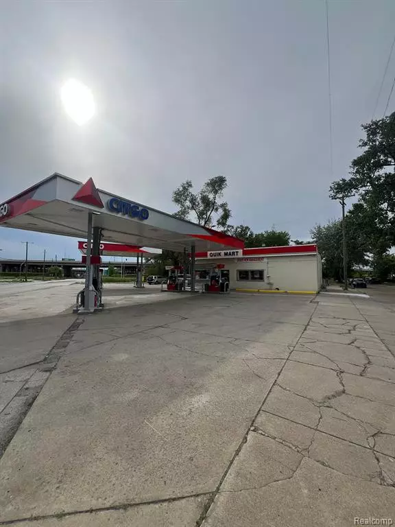 9126 Dearborn Street, Detroit, MI 48209