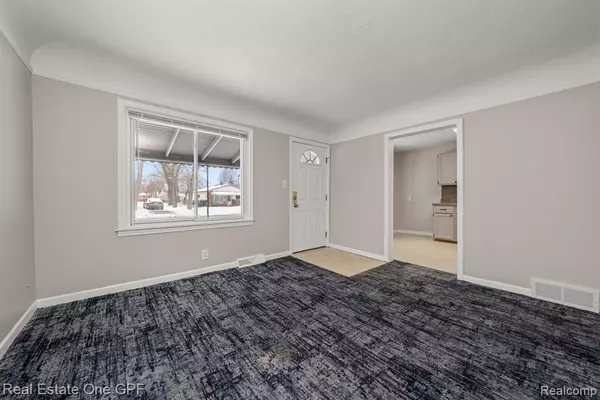 Dearborn Heights, MI 48125,5407 HIPP Street