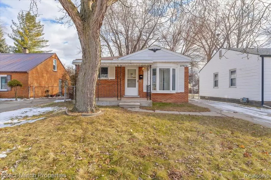 27072 PALMER Boulevard, Madison Heights, MI 48071