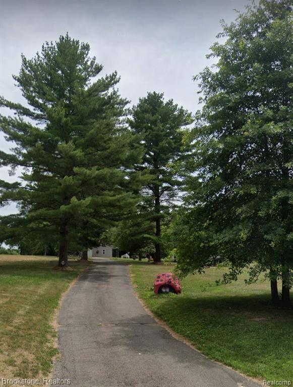 Fenton, MI 48430,7090 LINDEN Road