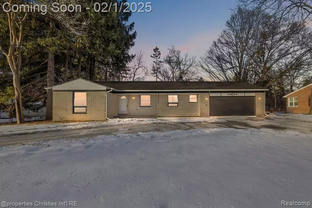 Southfield, MI 48075,19850 SAXTON Avenue