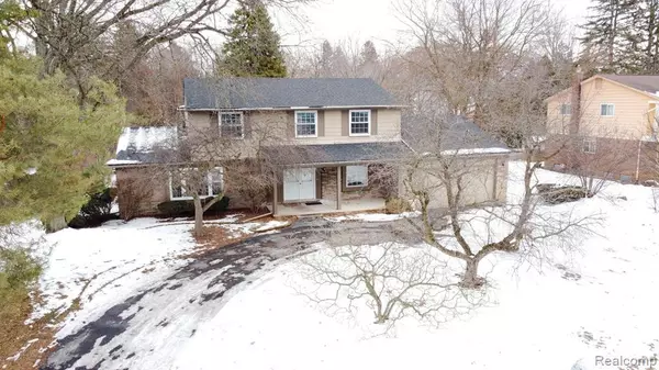 6868 VACHON Drive, Bloomfield Hills, MI 48301