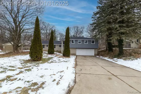 Clinton Twp, MI 48036,38598 APPLEWOOD Street