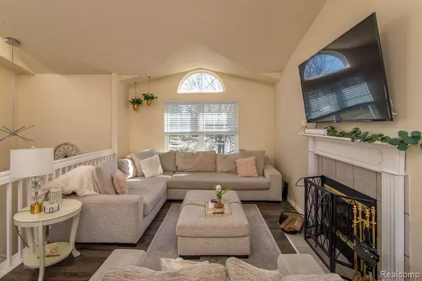 Belleville, MI 48111,348 VICTORIAN Lane