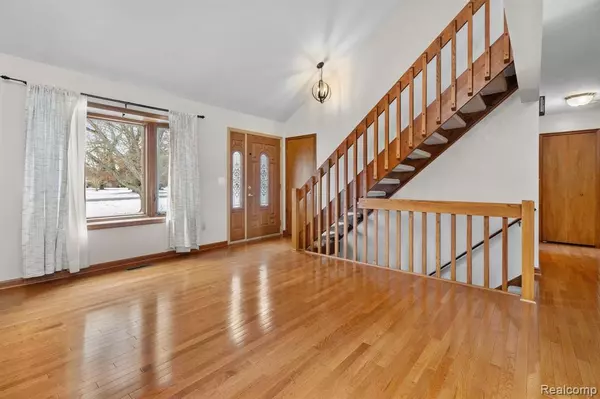 Perry, MI 48872,12130 RAELYN HILLS Drive