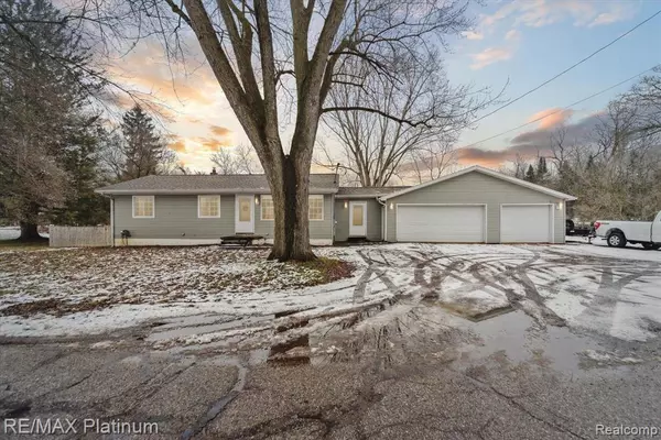107 RUSSELL Street, Leslie, MI 49251