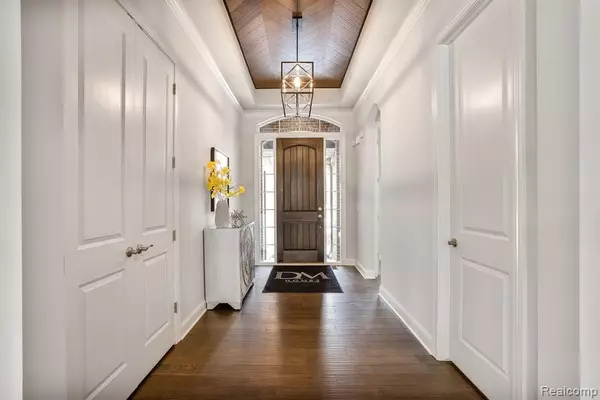 Shelby Twp, MI 48315,56284 STONE FALCON E