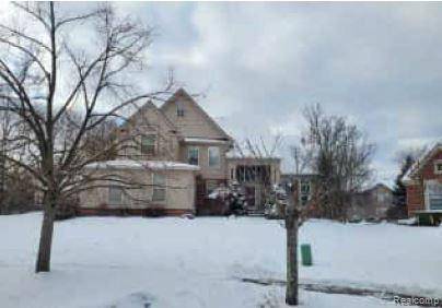 West Bloomfield, MI 48323,7432 MAPLE MILL Court
