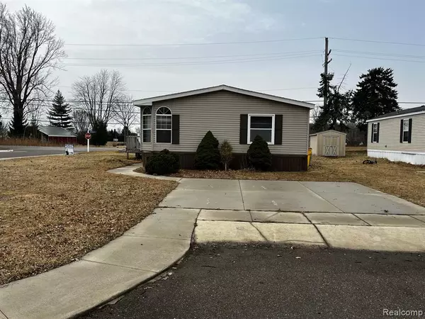 Ira, MI,7001 BRIDES BAY Court