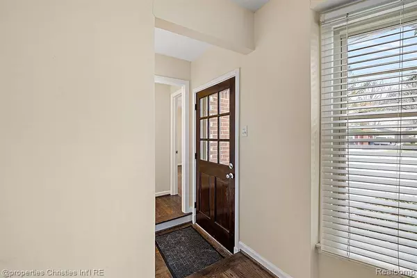 Beverly Hills, MI 48025,15858 BUCKINGHAM Avenue