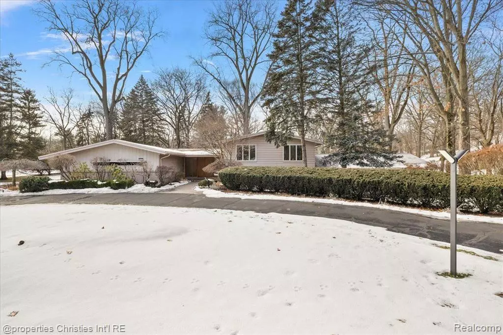 Bloomfield Hills, MI 48302,4978 MALIBU Drive