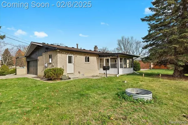 Farmington Hills, MI 48331,37861 CARSON Street