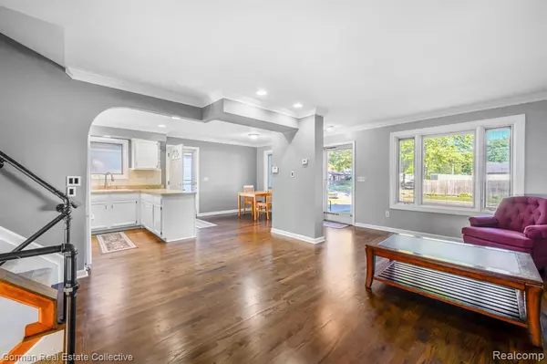 Madison Heights, MI 48071,27845 LORENZ Street