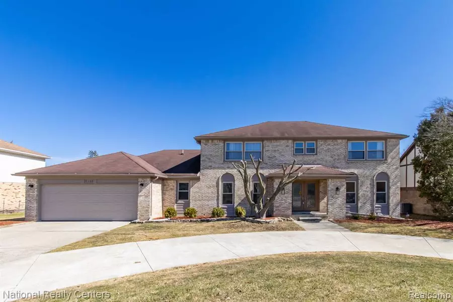 37180 Fox Glen, Farmington Hills, MI 48331