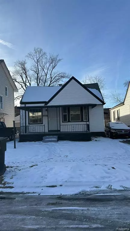 8131 ROSELAWN Street, Detroit, MI 48204