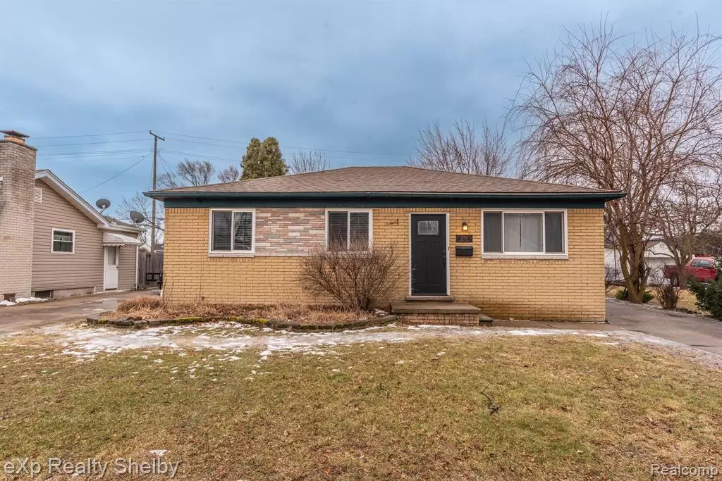 Saint Clair Shores, MI 48082,22520 FRANCIS Street