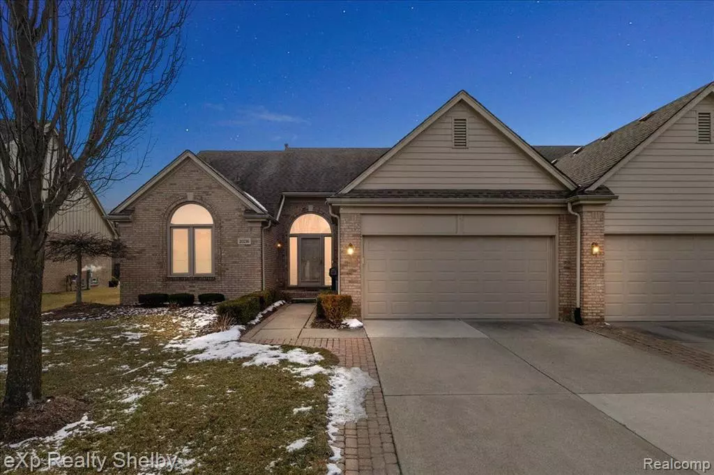 Macomb, MI 48044,20236 COLUMBIA Drive