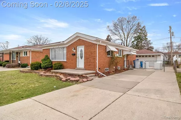 6901 ROSEMARY Street, Dearborn Heights, MI 48127