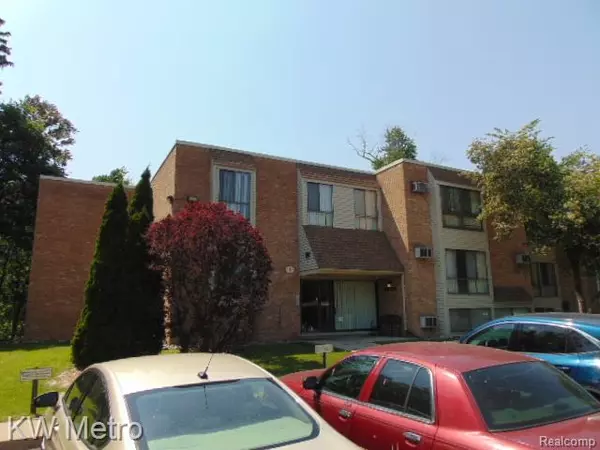 Farmington Hills, MI 48336,28418 W 8 MILE Road