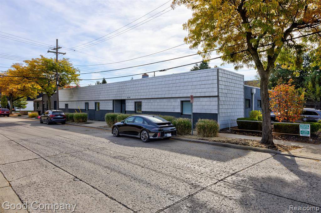 628 E PARENT Avenue, Royal Oak, MI 48067