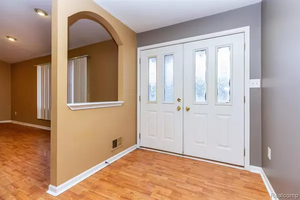 Farmington Hills, MI 48336,29461 MORAN Street