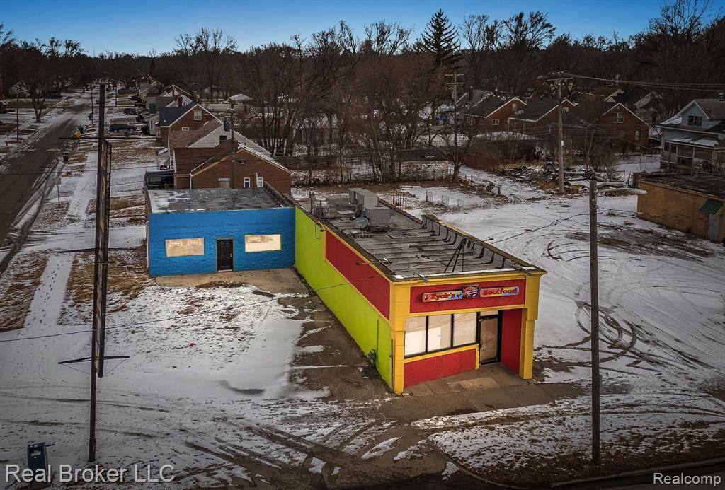 Detroit, MI 48205,11811 E 7 MILE Road