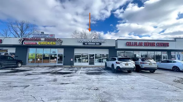Farmington Hills, MI 48334,29586 ORCHARD LAKE Road