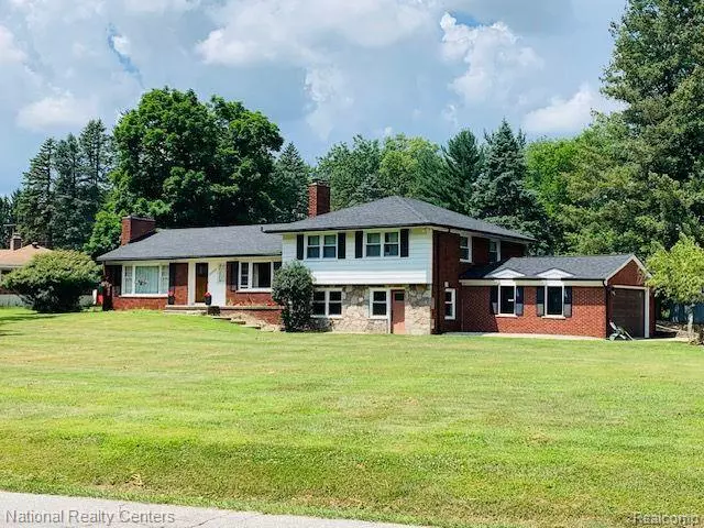 Southfield, MI 48033,25648 FORESTVIEW Drive