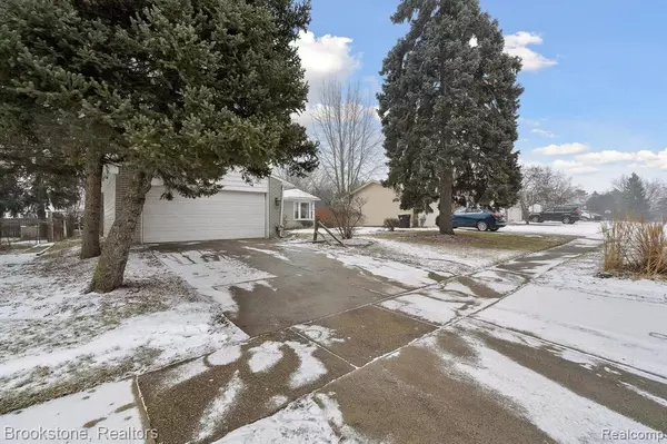 Auburn Hills, MI 48326,703 JAMESTOWN Road