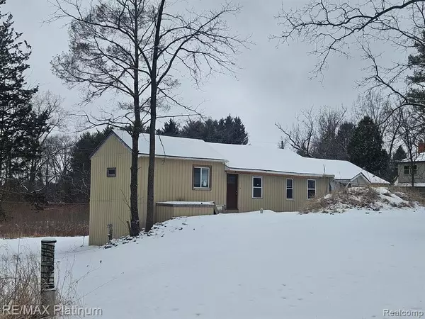 7415 LINDEN Road, Fenton, MI 48430