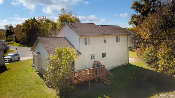 Grand Blanc, MI 48439,6111 MAPLE Trail