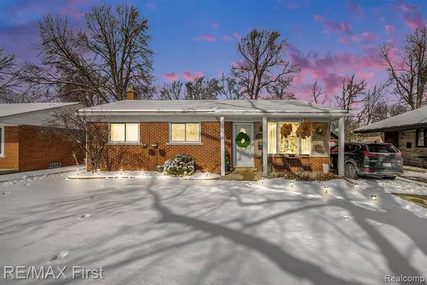 Saint Clair Shores, MI 48082,22021 RAYMOND Street