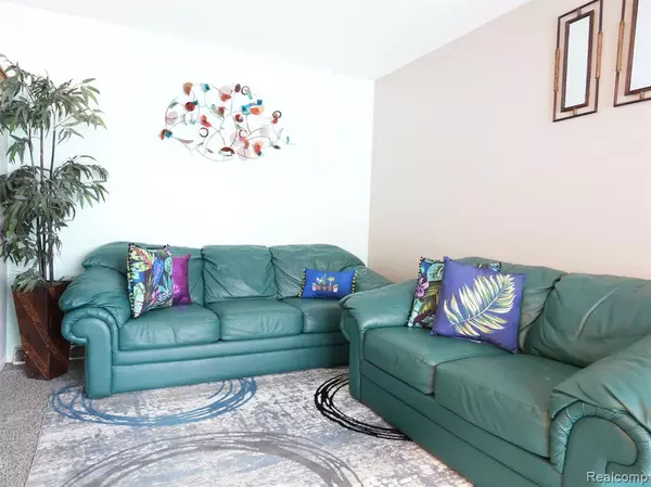 Eastpointe, MI 48021,15814 DEERFIELD Avenue