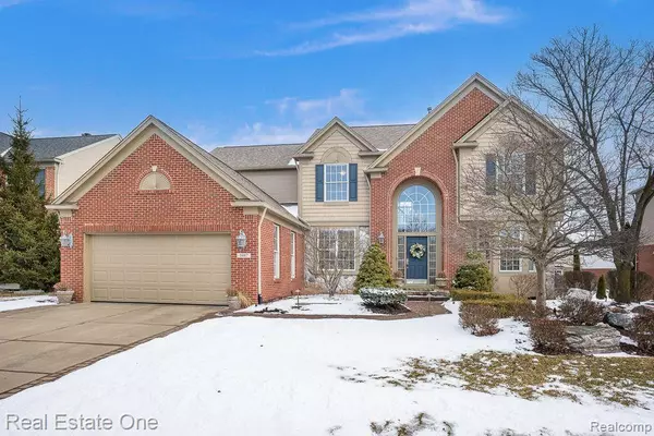 1687 BLUSHING Drive, Rochester Hills, MI 48307