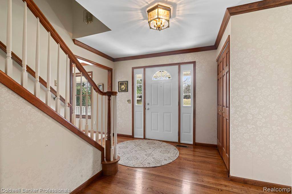 South Lyon, MI 48178,6253 7 MILE Road