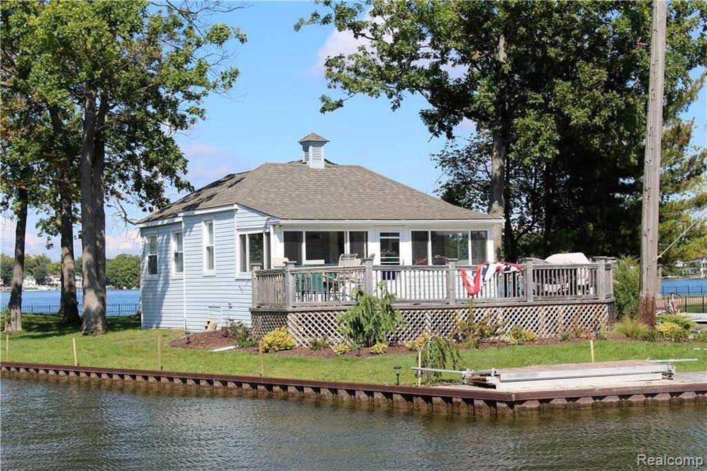 752 Preston Island, Orion, MI 48362