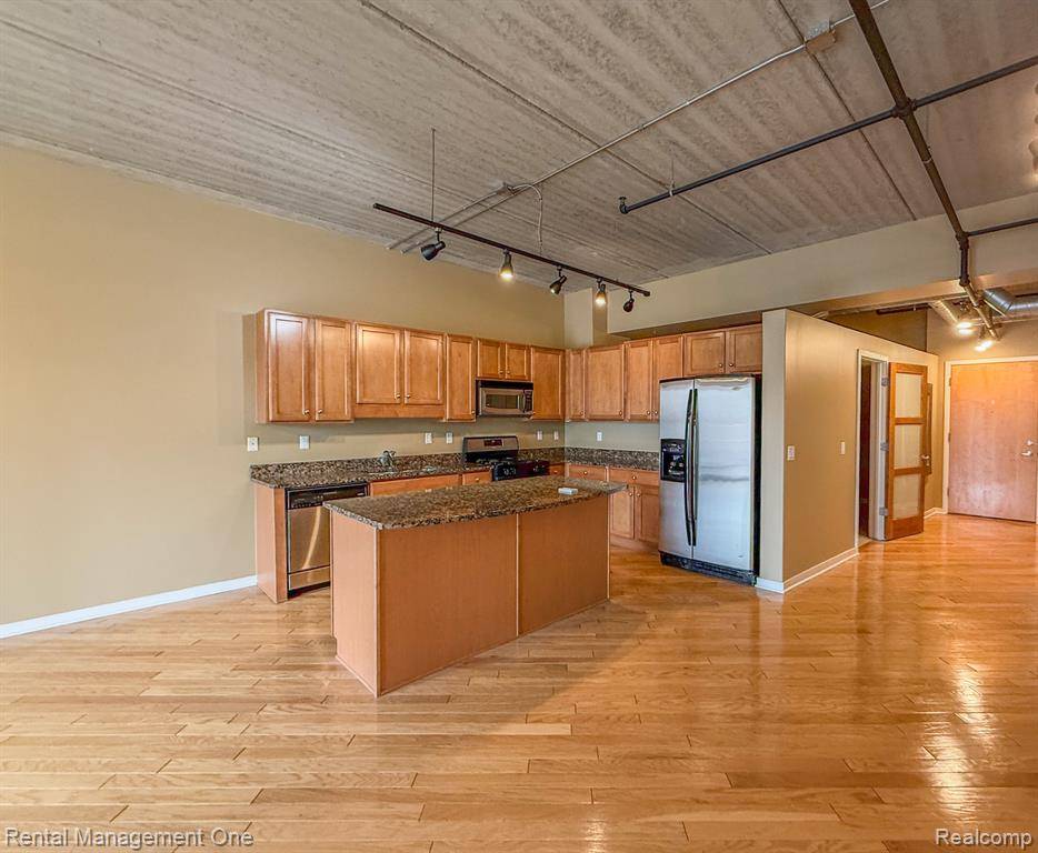 Royal Oak, MI 48067,101 CURRY Avenue