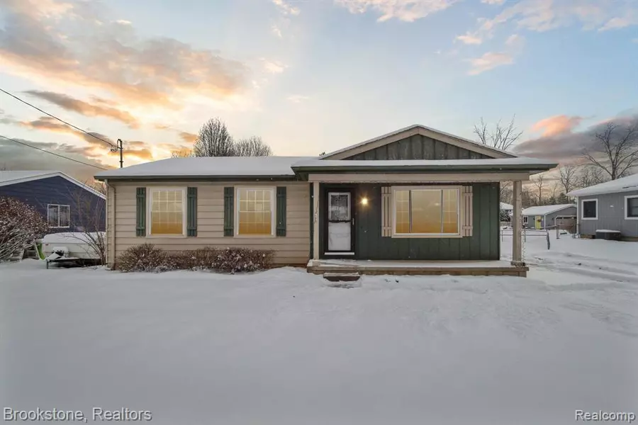 919 S ADELAIDE Street, Fenton, MI 48430