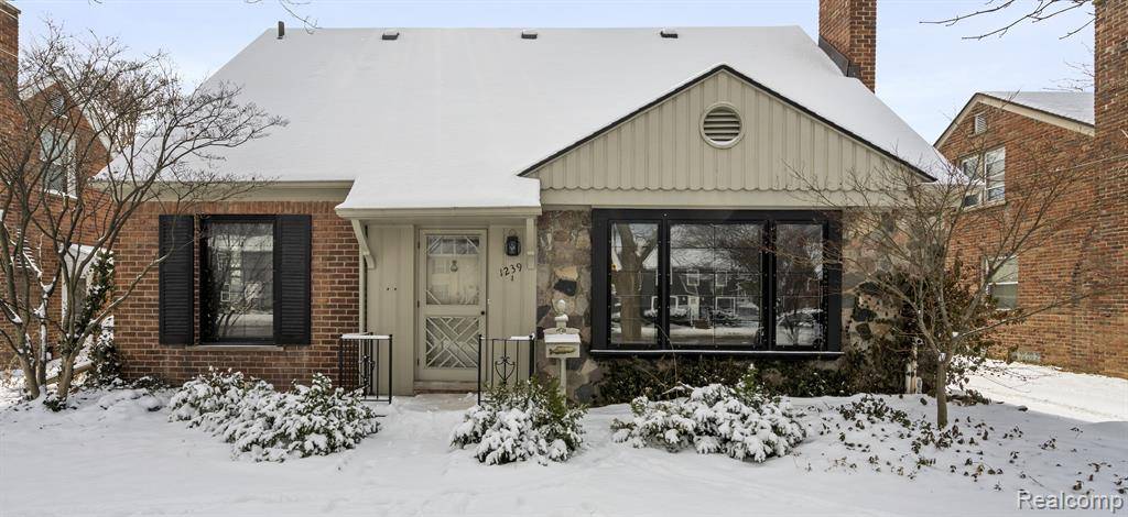1239 WASHTENAW Avenue, Ypsilanti, MI 48197