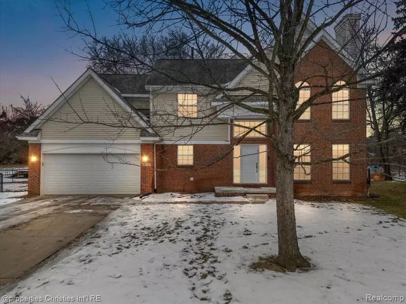 6775 Long Avenue, West Bloomfield, MI