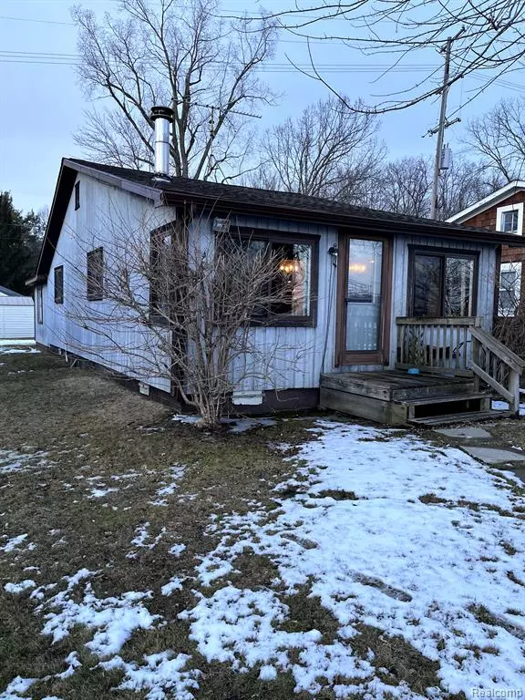 Pinckney, MI 48169,1124 SARAH Road